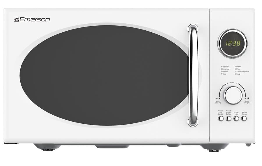 Impecca 0.7-cu ft 700 -Watt Countertop Microwave ( White )