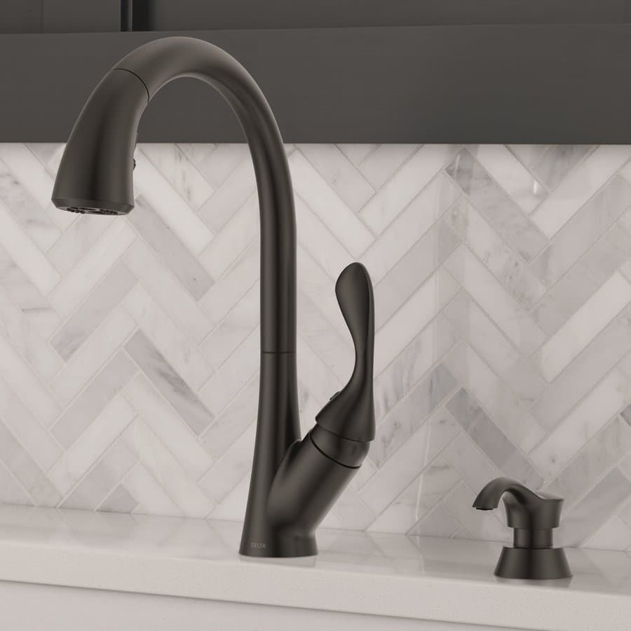 Delta Ashton Matte Black Single Handle Deck-mount Pull-down Kitchen Faucet with Sprayer (Includes Deck Plate) (Includes Soap Dispenser)