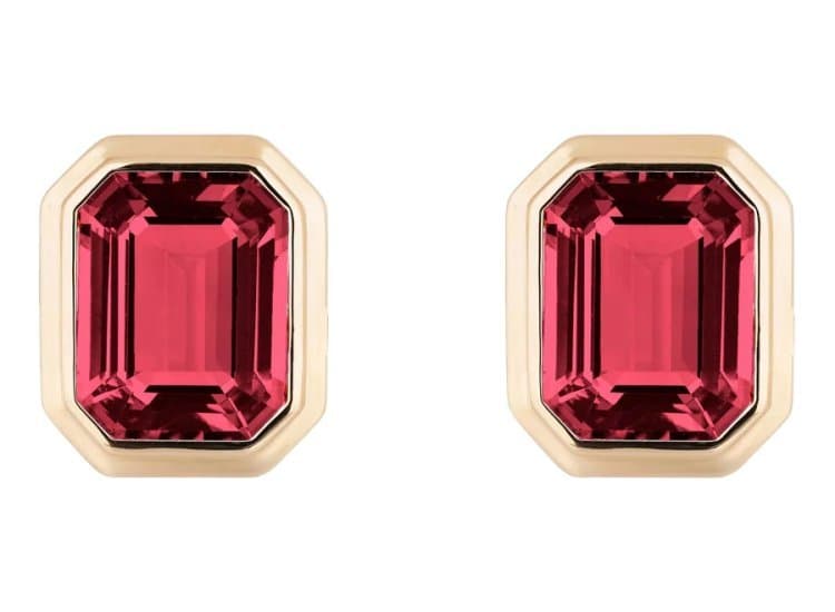 Goshwara Manhattan Emerald Cut Stud Earrings with Garnet in 18K Yellow Gold