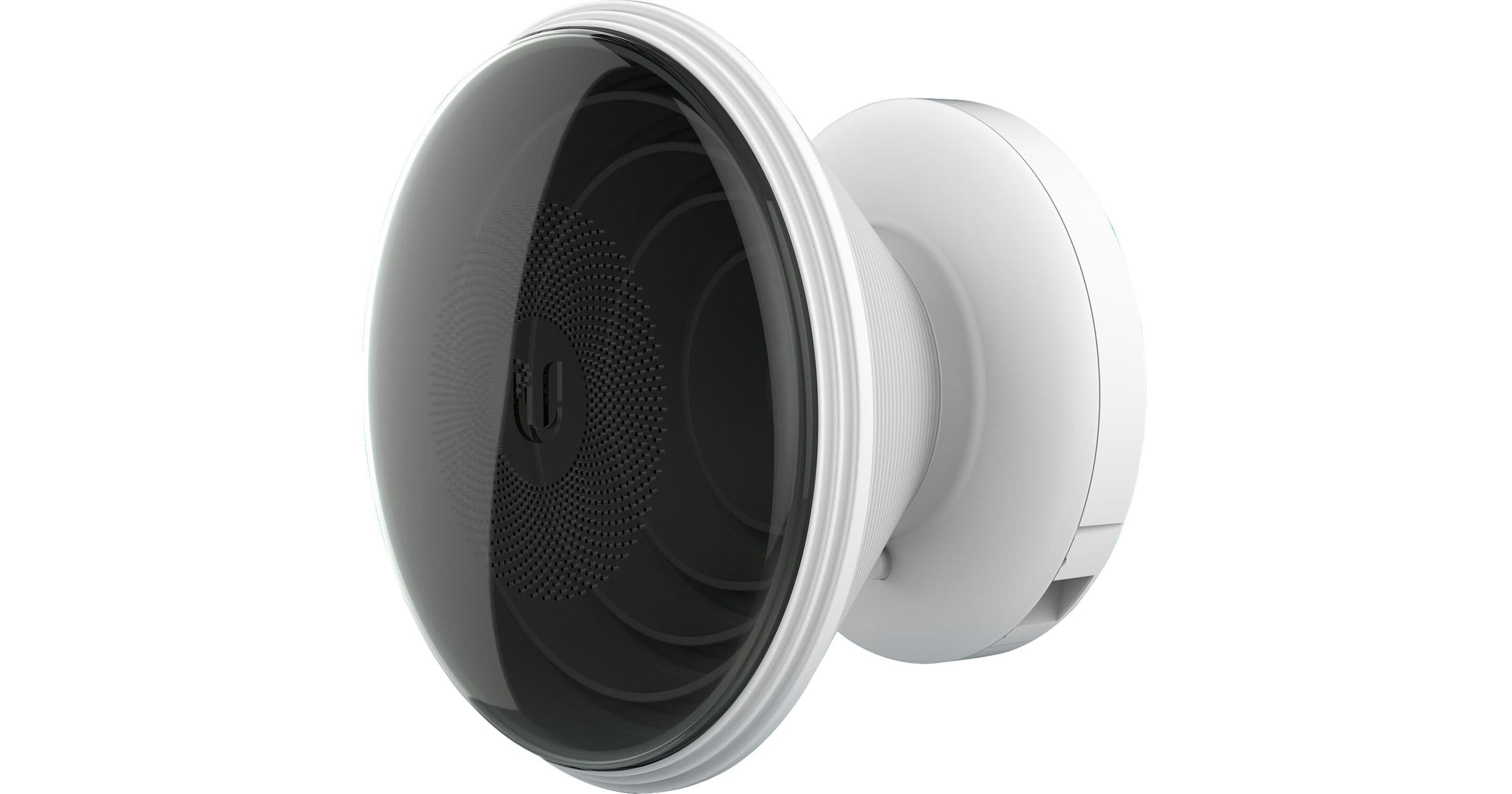 Ubiquiti IsoStation M5 Shielded airMAX Radio with Isolation Antenna